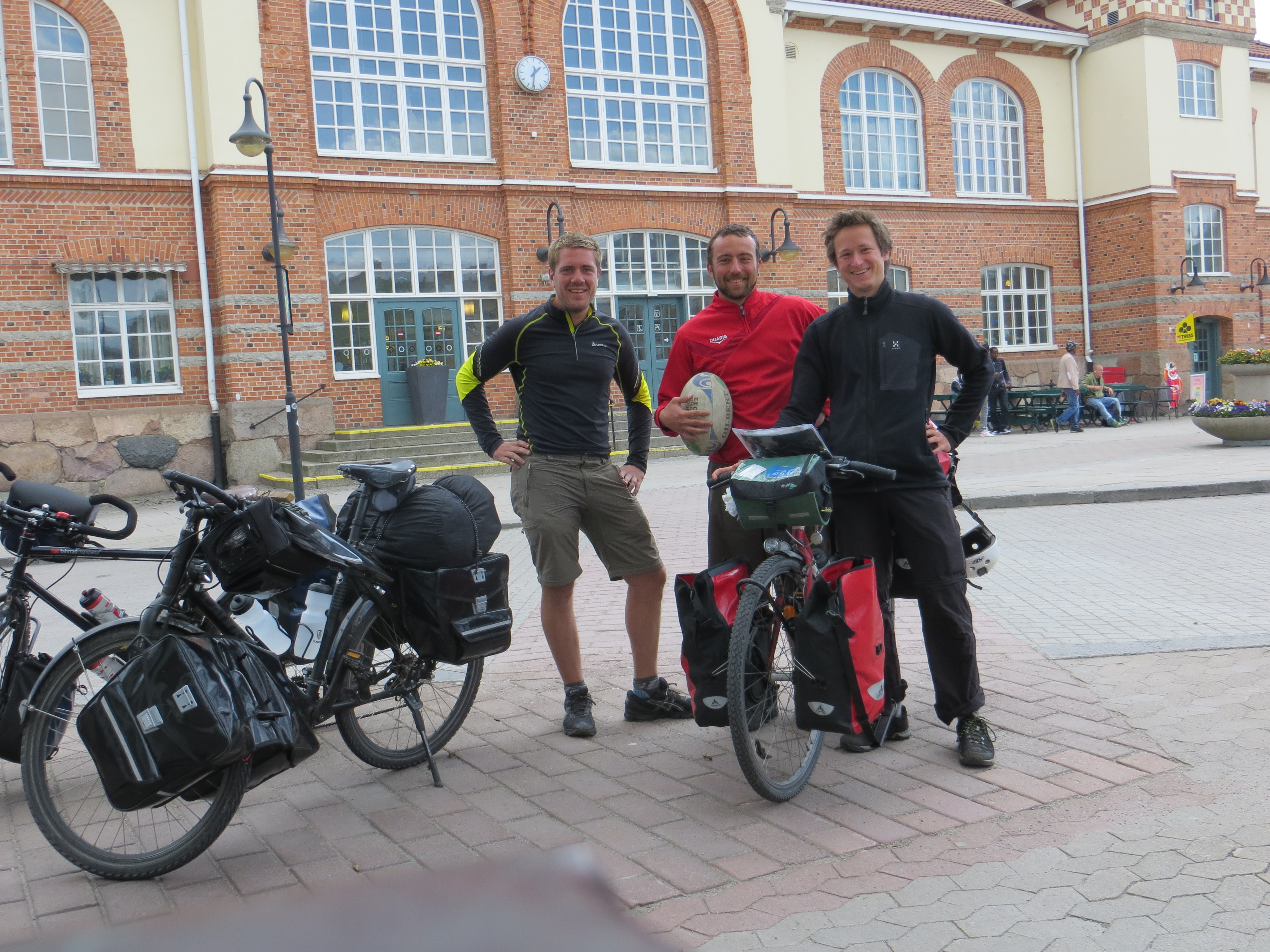 Axel partage une journée de route avec nous, un an en Europe en vélo l'attend